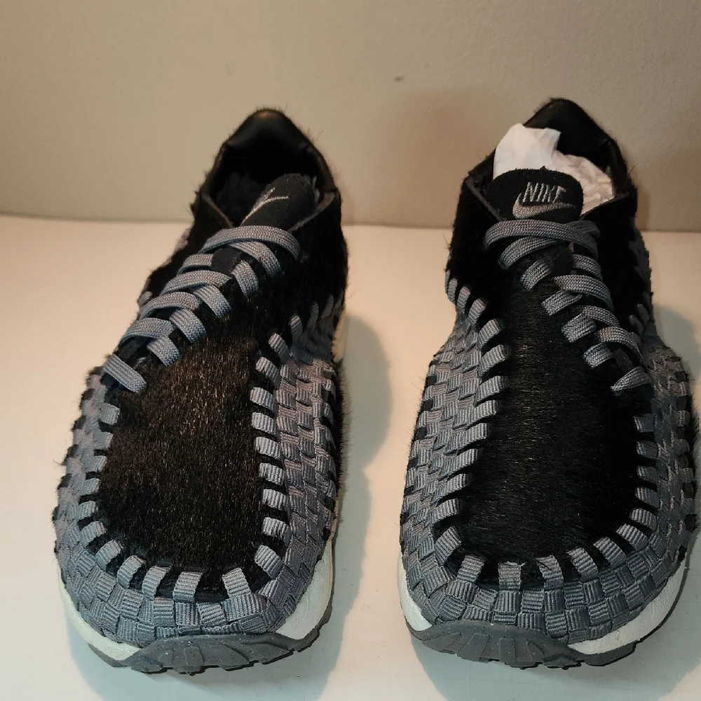 Nike Black and Gray Woven Sneakers